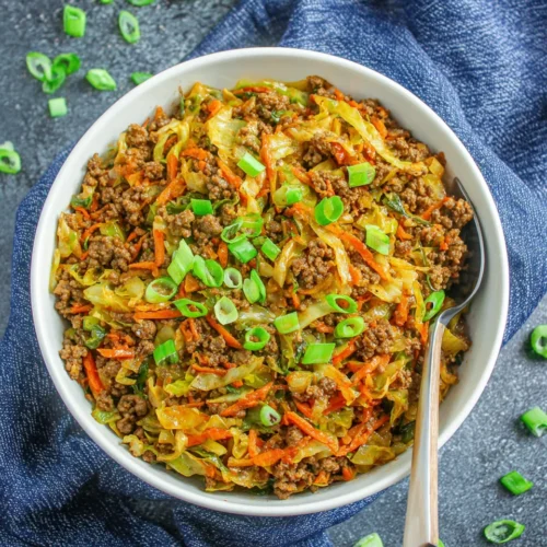 Delicious Egg Roll Bowl: A Quick and Easy Meal 1 Delicious egg roll bowl with ground beef and veggies