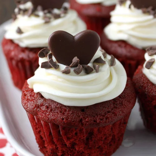 Delicious Red Velvet Cupcakes: A Sweet Treat 1 Delicious red velvet cupcakes with cream cheese frosting.