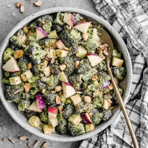 Broccoli Apple Salad: A Refreshing and Wholesome Delight 1 Crunchy broccoli apple salad with vibrant flavors.